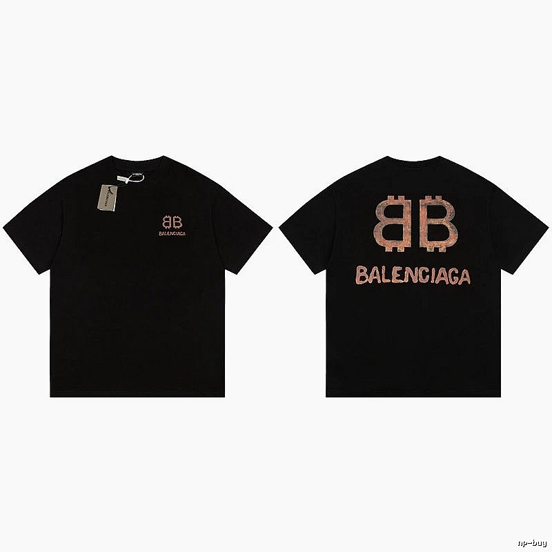 Balenciaga's trendy and cool black T-shirt.