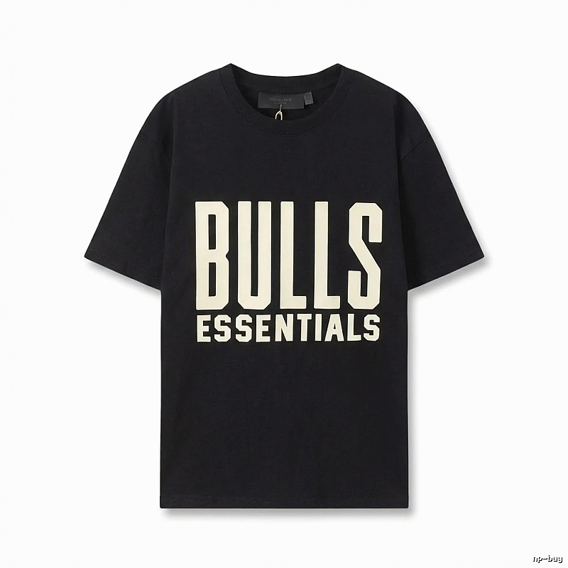 ESSENTIALS Bulls-style black T-shirt