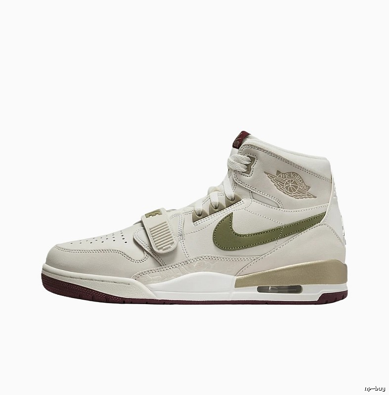 Jordan retro-style white sports shoes